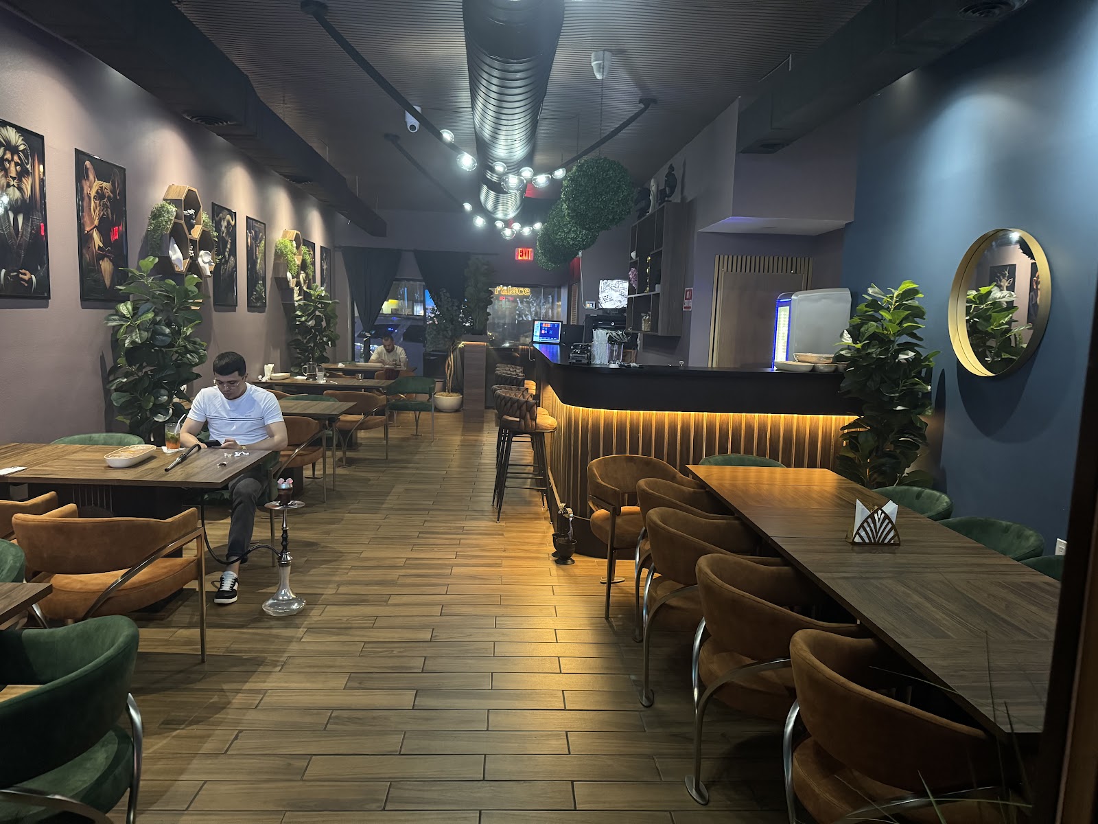V lounge